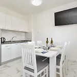 2221 Apartamento *