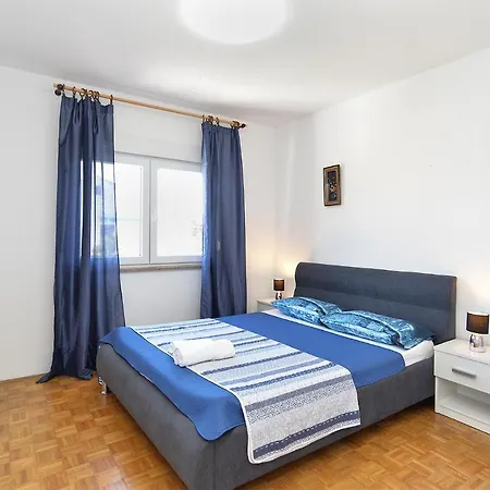 Apartment 2221 *